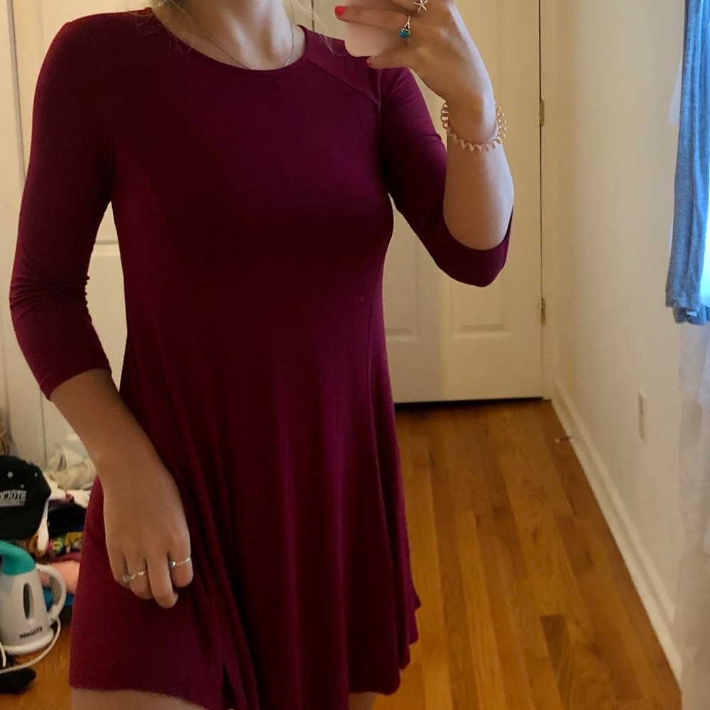 Really pretty maroon long sleeve dress